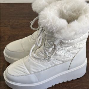Women's White Winter Boots